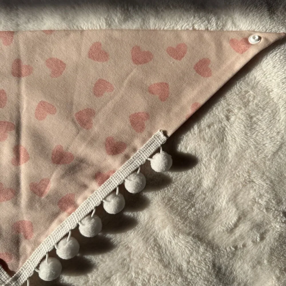 NWT Loic by Design Heart Pattern Dog Bandana with Poms Valentine's Day, Pink, M